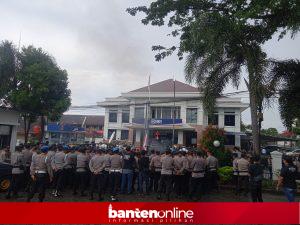 IMG20251007154453-300x225 Ratusan Warga Rancapinang Datangi Kantor Bupati Pandeglang, Tuntut Pembatalan SHP