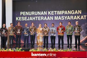 IMG-20251202-WA0039-300x200 Gubernur Banten Raih Penghargaan Kemendagri Berkat Sukses Turunkan Ketimpangan
