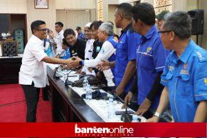 IMG-20251224-WA0046-300x200 Temui Buruh, Gubernur Andra Soni Tetapkan UMP Banten 2026 Naik 6,74 Persen