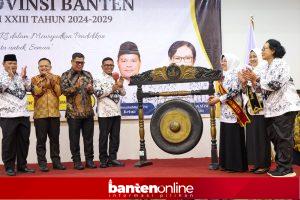 IMG-20260109-WA0003-300x200 Dedikasi Majukan Pendidikan, Gubernur Andra Soni dan Tinawati Terima Penghargaan PB PGRI