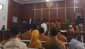 480918423-300x175 Sidang Gugatan Tukang Ojek Al Amin terhadap Gubernur Banten Masuk Tahap Mediasi