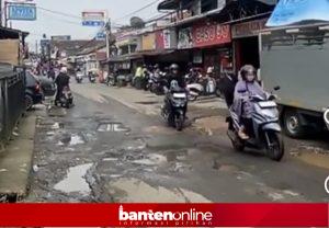 IMG-20260319-WA0044-300x208 Pemkab Pandeglang Perbaiki Jalan Berlubang Jelang Mudik Lebaran