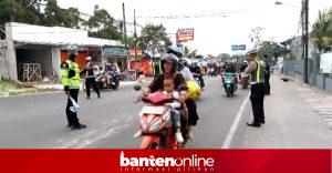 IMG-20260323-WA0141-720x375-1-300x156 Banyak Pengendara Sulit Diatur, Polisi Terapkan Rekayasa Lalu Lintas di Jalur Wisata Pandeglang
