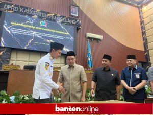 IMG-20260429-WA0103-300x225 DPRD Pandeglang Setujui LKPJ Bupati 2025, Beri 13 Rekomendasi