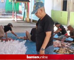 IMG-20260527-WA0068-300x243 Panitia Kurban Komplek Cigadung Mandiri Pandeglang Bagikan 300 Paket Daging