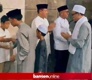 IMG-20260527-WA0120-300x259 Kapolres Pandeglang Kurban 1 Ekor Sapi dan 15 Ekor Kambing, Ratusan Paket Daging Dibagikan