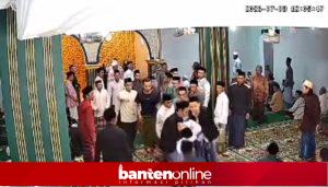IMG-20260705-WA0067-300x171 Jemaah Meninggal Dunia saat Kumandangkan Azan di Masjid Jami Attaqwa Mandalawangi