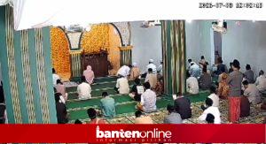 IMG-20260705-WA0085-300x163 Jemaah Meninggal Dunia saat Kumandangkan Azan di Masjid Jami Attaqwa Mandalawangi