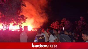 IMG-20260710-WA01011-1-300x169 Lapak Barang Bekas dan Rumah di Cibaliung Ludes Terbakar, Kerugian Ditaksir Ratusan Juta