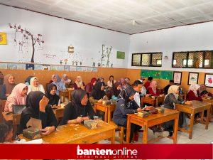IMG-20260728-WA0086-300x225 Sosialisasi Aplikasi Uji Organoleptik MBG Digelar di SPPG Jiput 02 Pandeglang