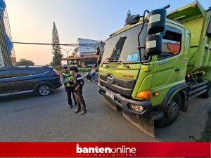 IMG-20260901-WA0040-300x225 Patroli Rutin Polres Pandeglang Gencar Tegur Pelanggar Lalu Lintas