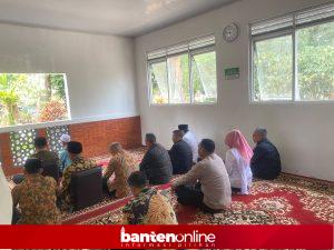 IMG-20261004-WA0090-300x225 Kapolri Suyudi Ziarah ke Makam Kakek di Pandeglang